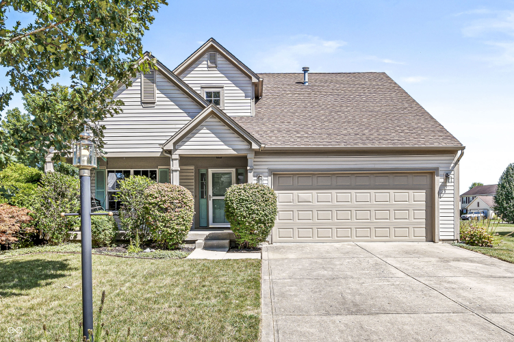 6725  Hollingsworth Drive Indianapolis, IN 46268 | MLS 21999962