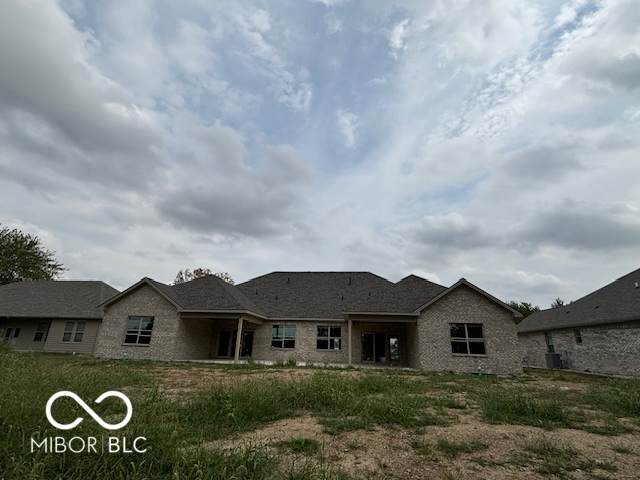 1000  Paris Drive Franklin, IN 46131 | MLS 22000201