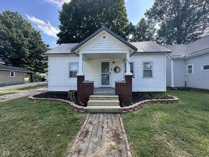 109 E Walnut Street Waynetown, IN 47990 | MLS 22000257