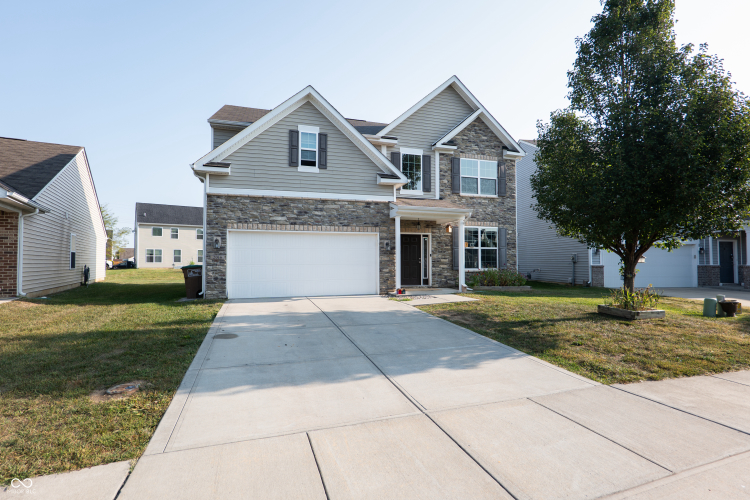 2016  Creek Bank Drive Columbus, IN 47201 | MLS 22000324