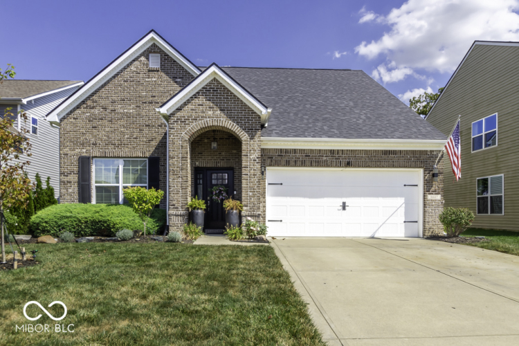 8647 N Deer Crossing Boulevard McCordsville, IN 46055 | MLS 22000330