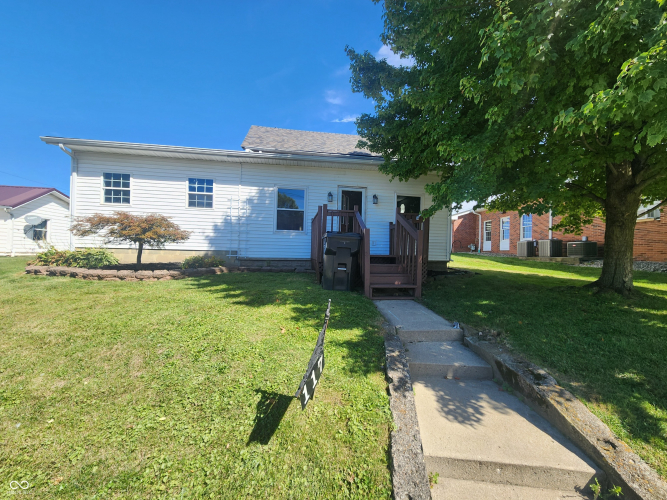 117 S Howard Street Summitville, IN 46070 | MLS 22000352