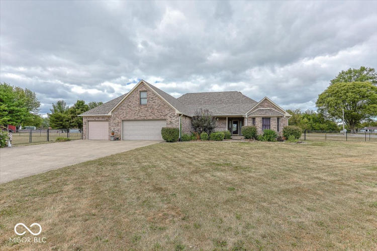 3862  Sawmill Court New Palestine, IN 46163 | MLS 22000578