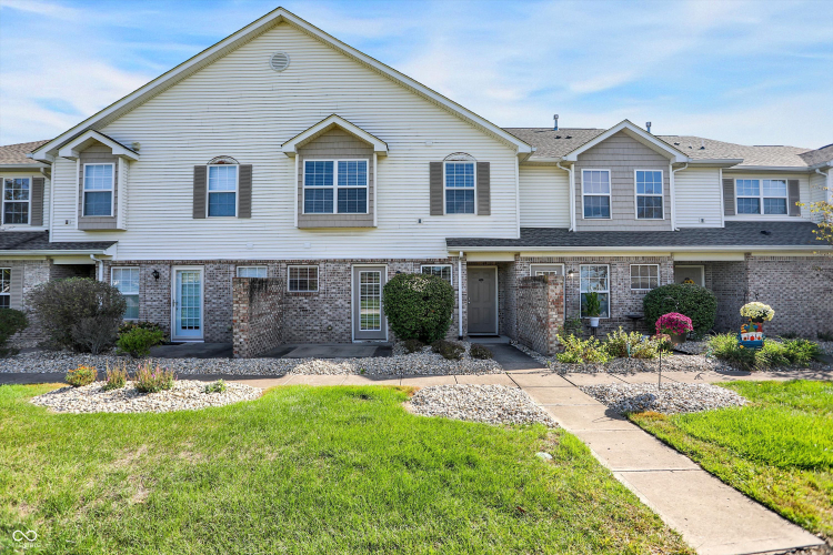 703  Blackthorne Trail Plainfield, IN 46168 | MLS 22000856