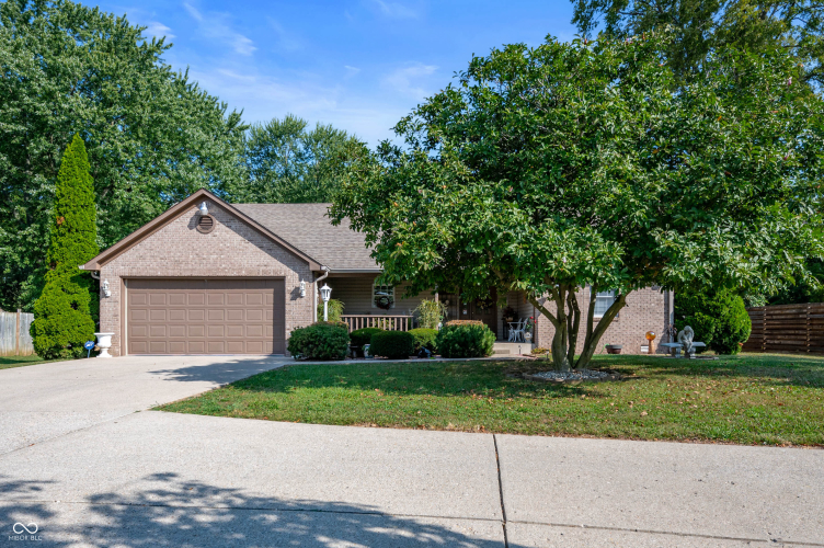 218 E Thompson Road Indianapolis, IN 46227 | MLS 22001604