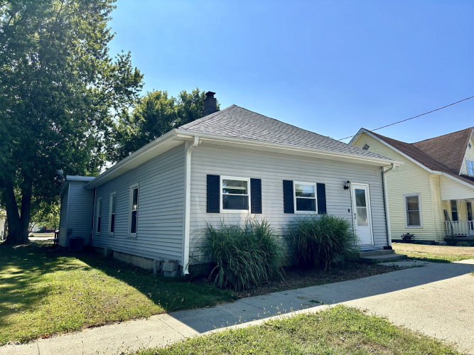 404 N Main Street  IN 47272 | MLS 22001626