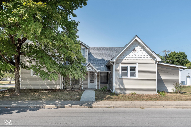 325 S Center Street Plainfield, IN 46168 | MLS 22002023