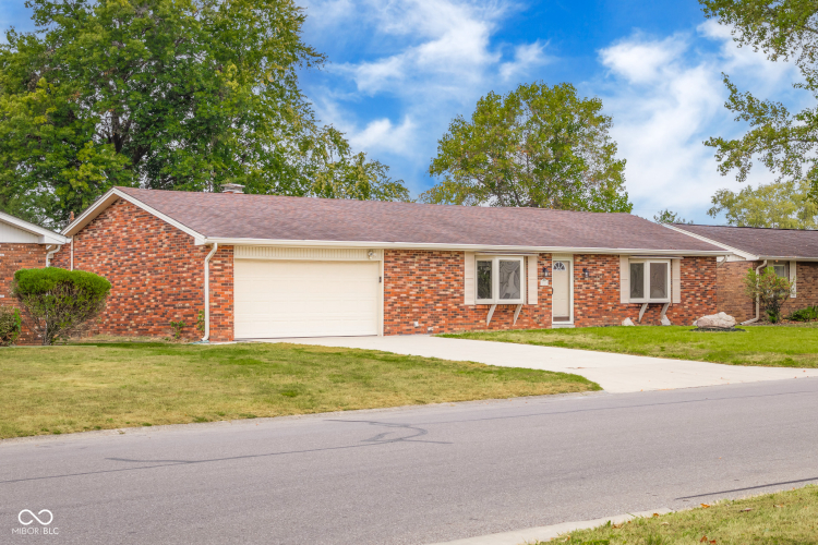 3120  Flintwood Drive Columbus, IN 47203 | MLS 22002843