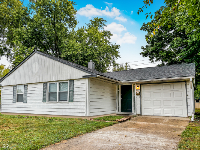 2801  Carla Court Indianapolis, IN 46219 | MLS 22003342