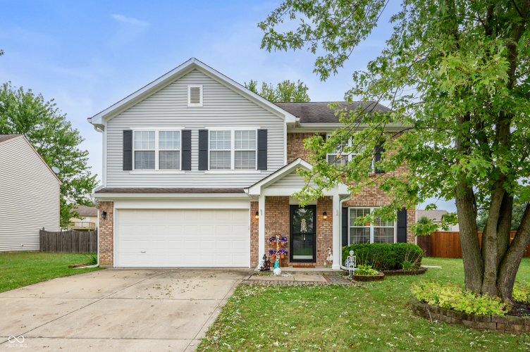 1931  Oakbrooke Drive Avon, IN 46123 | MLS 22003581