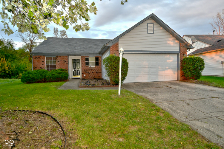 10722  Lostpine Lane Indianapolis, IN 46235 | MLS 22003613