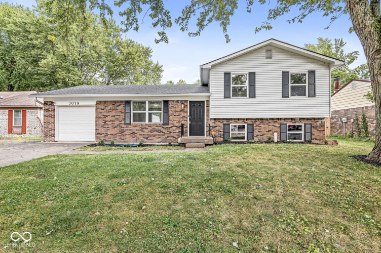 3019  Acoma Drive Indianapolis, IN 46235 | MLS 22003615