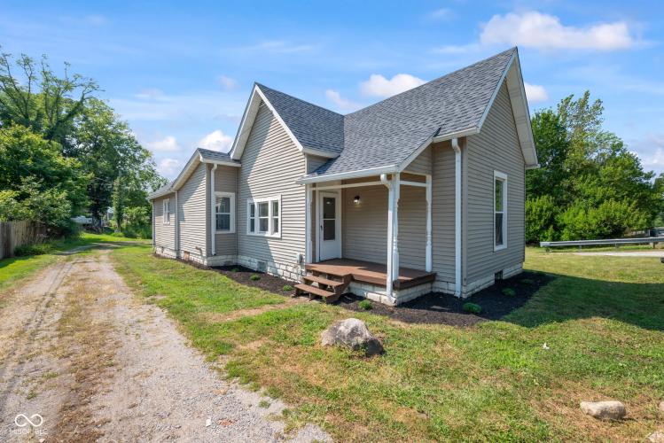 5041 N 700  Darlington, IN 47940 | MLS 22003903