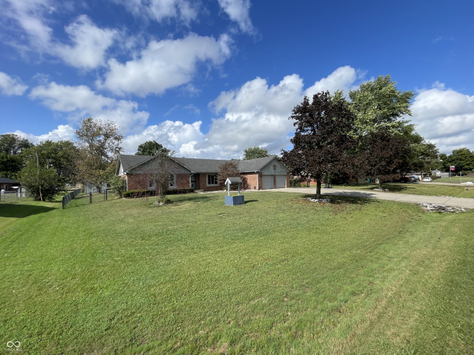 226  Poplar Grove Drive Avon, IN 46123 | MLS 22003941