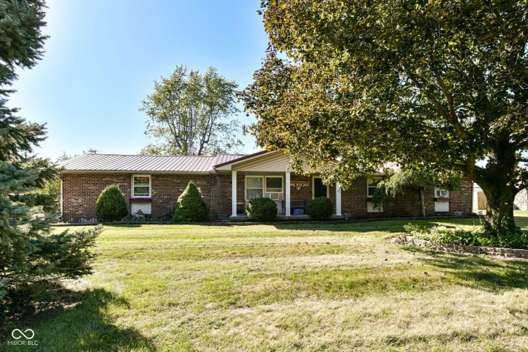 12127 N Everett Drive Alexandria, IN 46001 | MLS 22004159