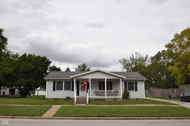 320 E Main Street Ladoga, IN 47954 | MLS 22004495