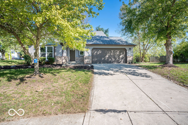 5414  Vicksburg Drive Indianapolis, IN 46254 | MLS 22005201