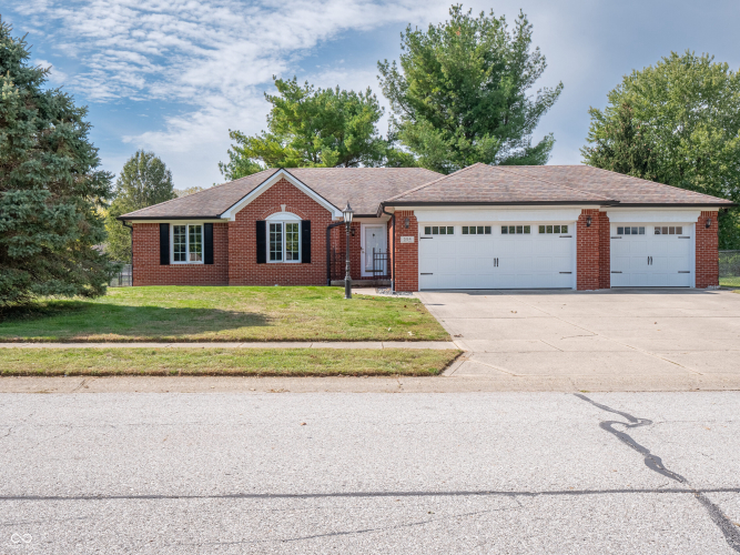 584  Summit Drive Plainfield, IN 46168 | MLS 22005449