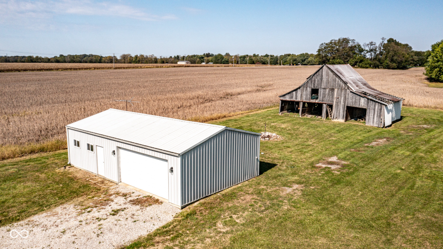 Listing Image 4
