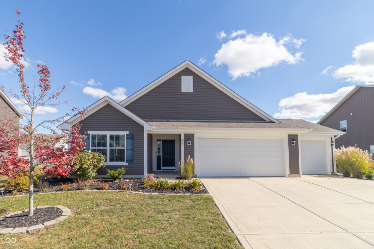 823  Bobtail Drive Greenfield, IN 46140 | MLS 22005629