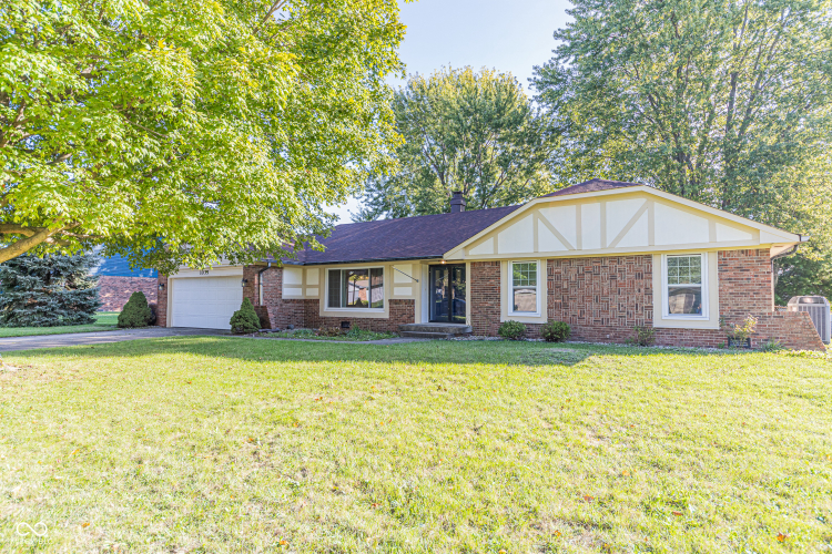 1035  Monteray Road Greenwood, IN 46143 | MLS 22005872