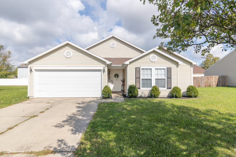 1414  Redwood Drive Greenfield, IN 46140 | MLS 22006014