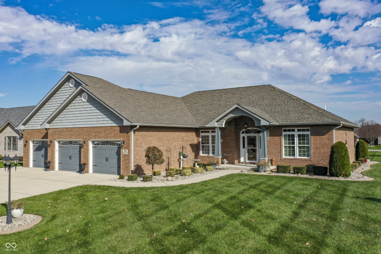 100  Chateau Drive Pendleton, IN 46064 | MLS 22006372