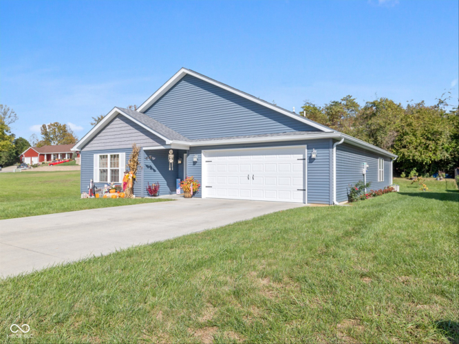 615 W Thornridge Way Spencer, IN 47460 | MLS 22006392