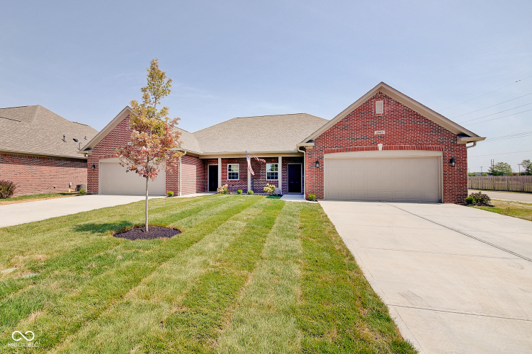 2843  Grandview Lane Greenwood, IN 46143 | MLS 22006415