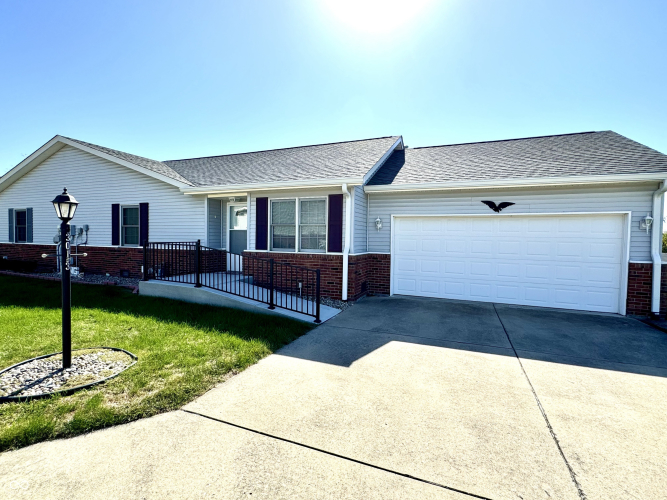 301  Longcastle Drive Greencastle, IN 46135 | MLS 22006490