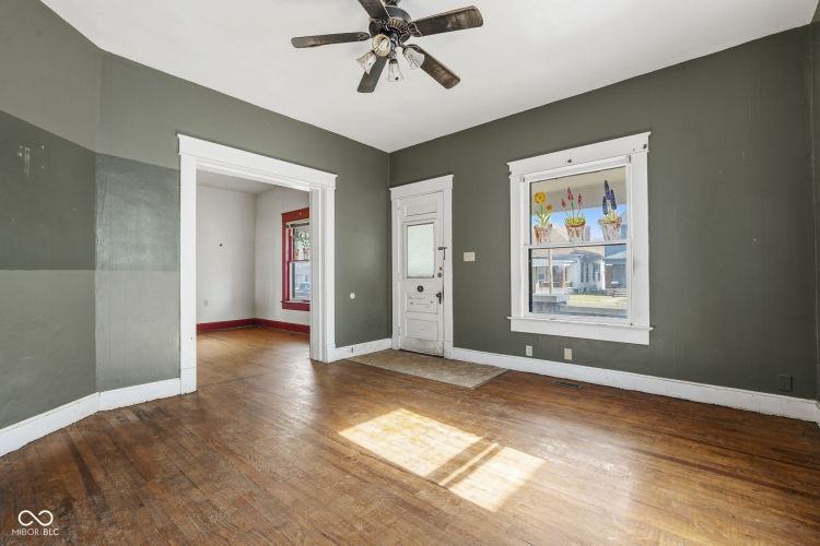 Listing Image 7