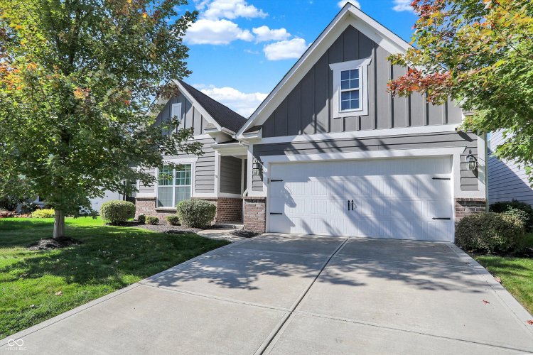 9404  Crystal River Drive Indianapolis, IN 46240 | MLS 22006910