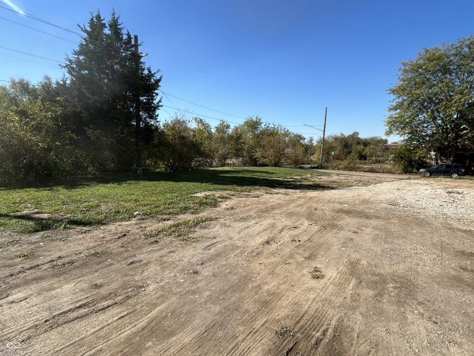 Listing Image 3