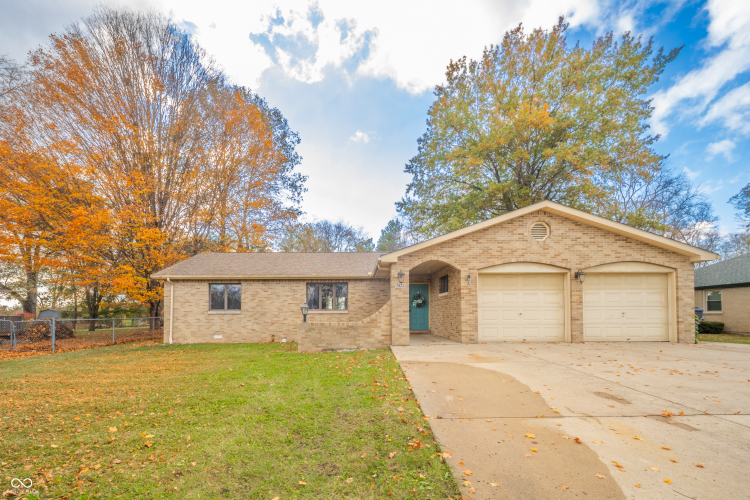 7423 S Woodrow Drive Pendleton, IN 46064 | MLS 22007407