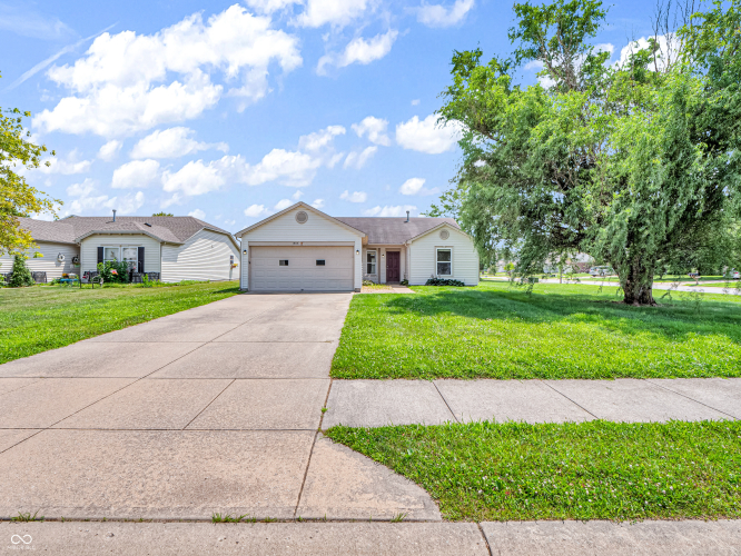 1903  Breakwater Drive Greenfield, IN 46140 | MLS 22007559