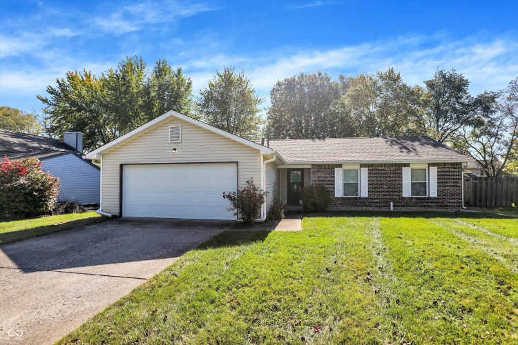 3727  Pebble Creek Drive Indianapolis, IN 46268 | MLS 22007591