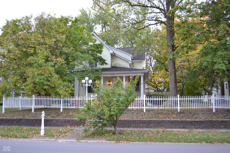 1209 E Clinton Street Frankfort, IN 46041 | MLS 22007649