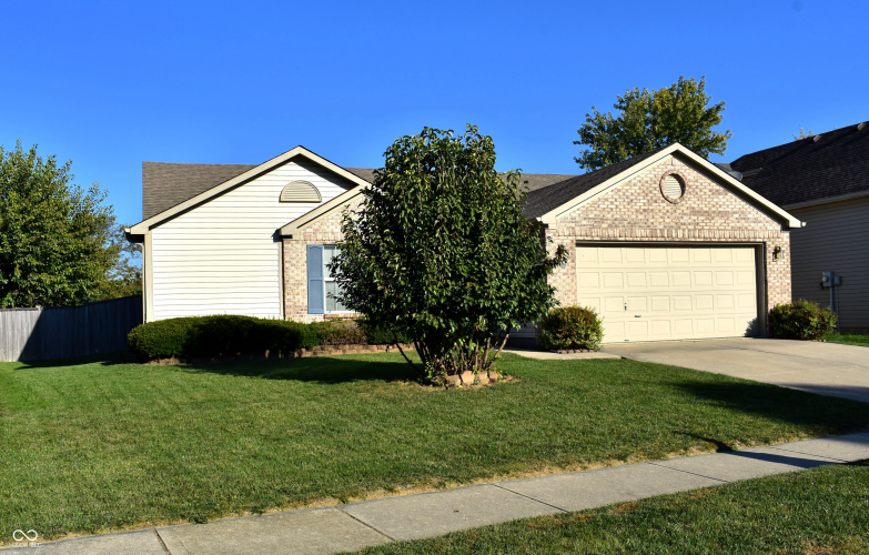 1896  Central Park Boulevard Greenwood, IN 46143 | MLS 22007802