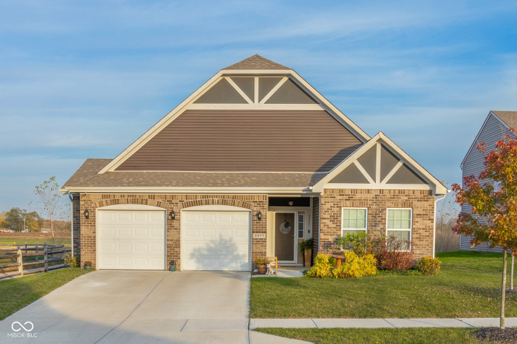 3977  Woodview Drive Columbus, IN 47201 | MLS 22008057