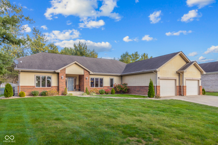 3251  Overlook Drive Columbus, IN 47203 | MLS 22008120