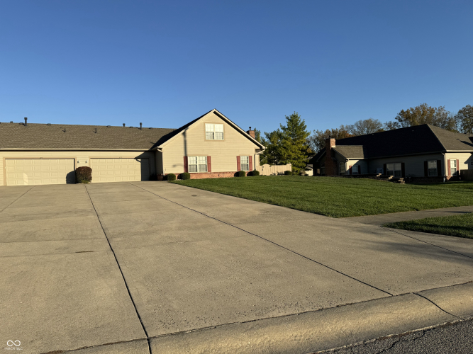 873  Ravenwood Drive Greenwood, IN 46142 | MLS 22008302