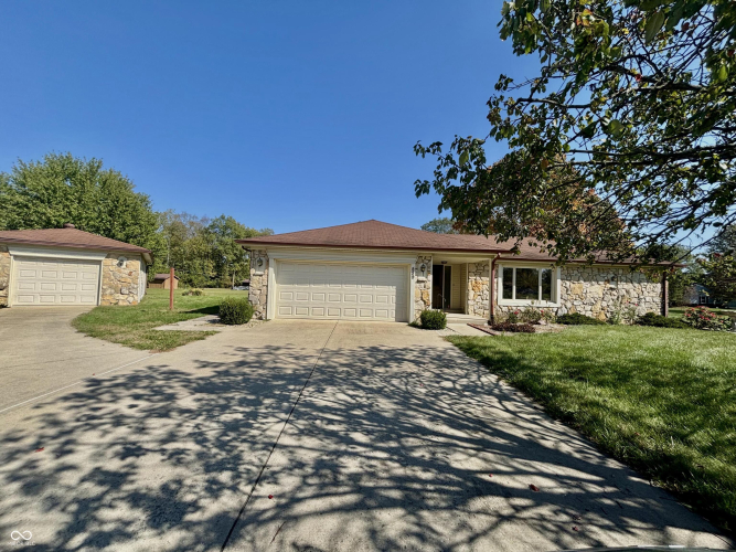 589 N Sunset Court Greenfield, IN 46140 | MLS 22008402