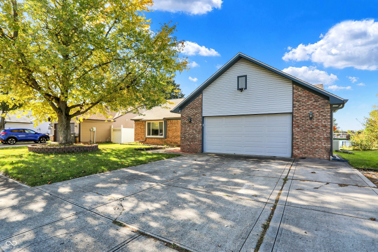 7920  Janel Drive Indianapolis, IN 46237 | MLS 22008607