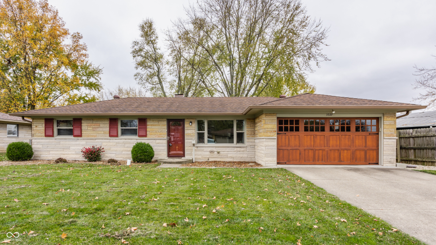 1027  White Avenue Brownsburg, IN 46112 | MLS 22008782