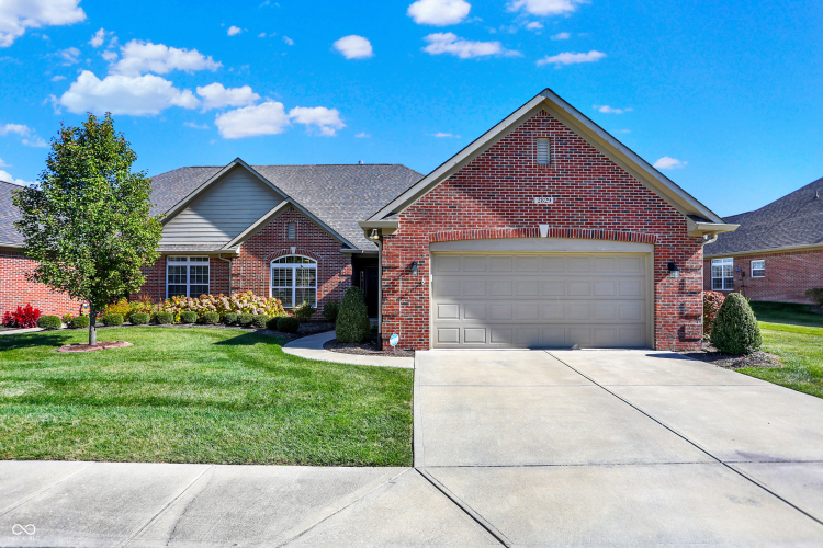 2829  Grandview Lane Greenwood, IN 46143 | MLS 22008803