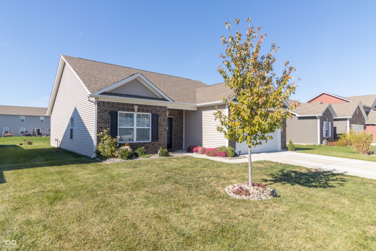 372  Thistlewood Drive Greenfield, IN 46140 | MLS 22008928