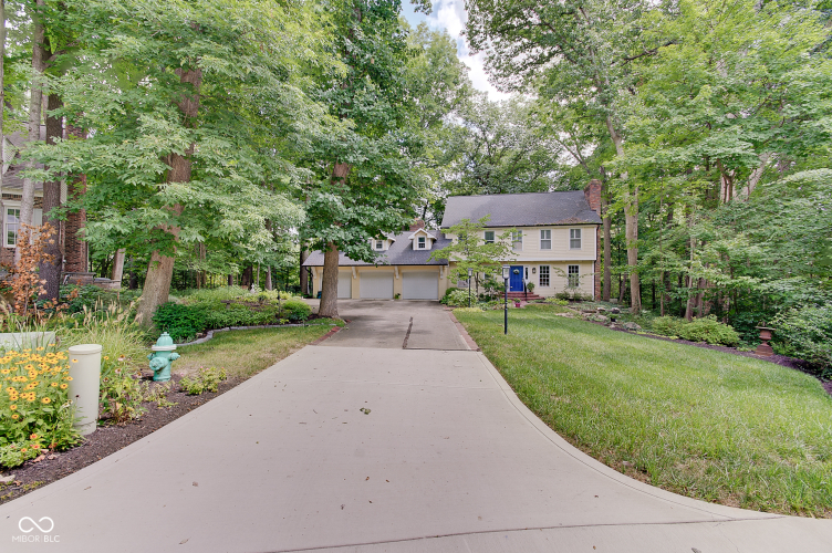 780  Sugarbush Drive Zionsville, IN 46077 | MLS 22008994