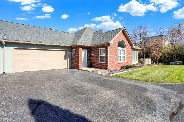 2717  Reflection Way Greenwood, IN 46143 | MLS 22009792