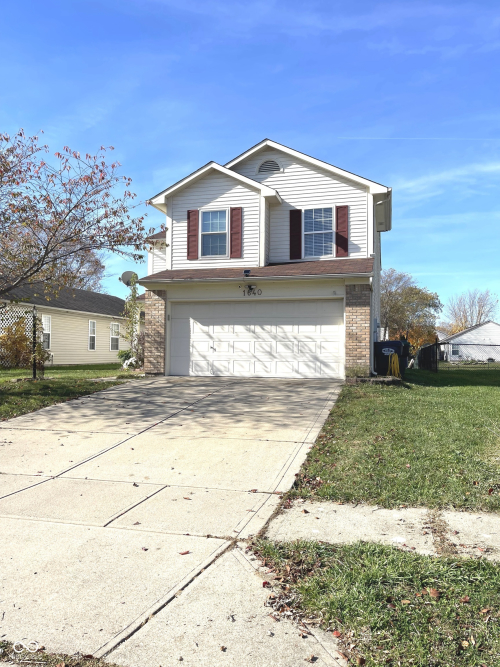 1640  Long Lake Drive Greenwood, IN 46143 | MLS 22009832