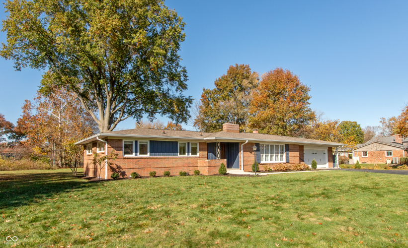 8988  Dunsmuir Drive Indianapolis, IN 46260 | MLS 22009855